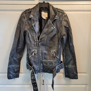 Buckle BKE Black Gray Silver Distresses Faux Leather Jacket